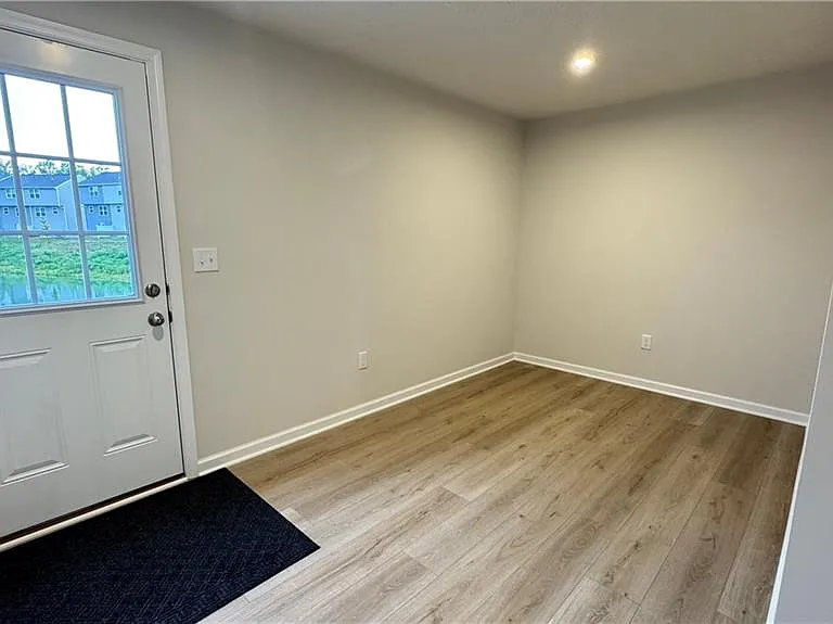 4034 Hemlock Ct — Photo 5
