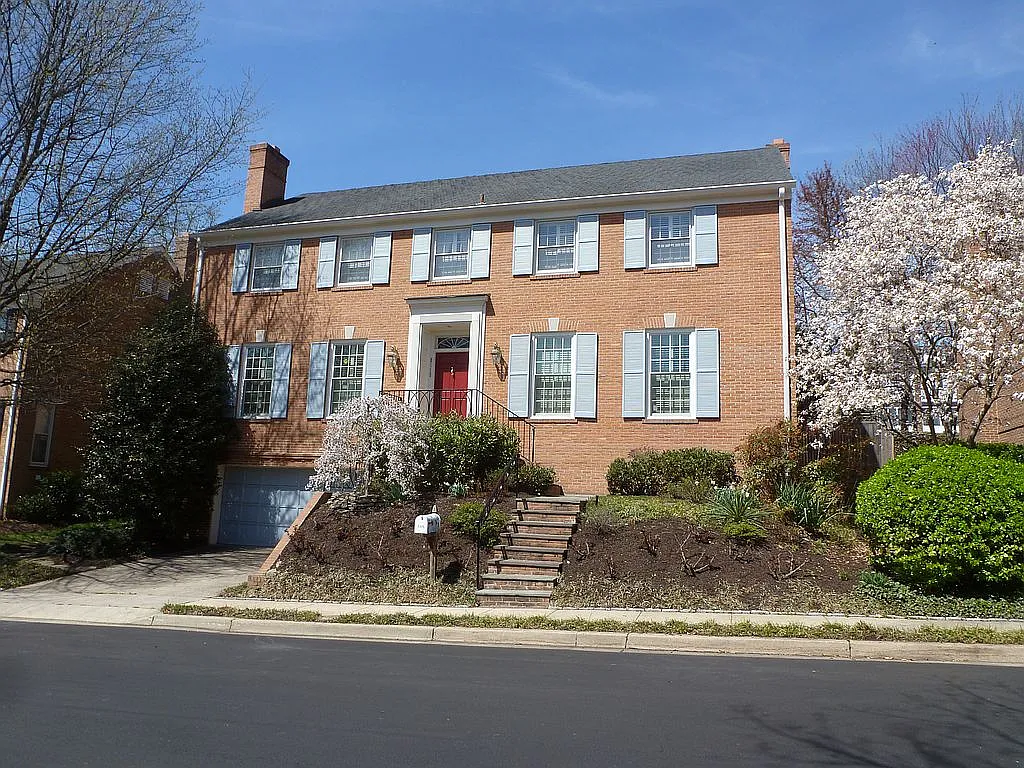 5115 Yuma St NW photo 1