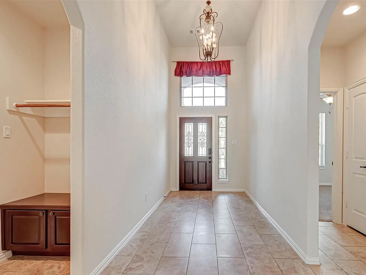 4 bed, 3.0 bath, 2746 sqft, $2,500 — Photo 3