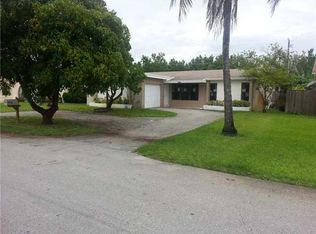 8849 W Long Acre Dr, Hollywood, FL 33025