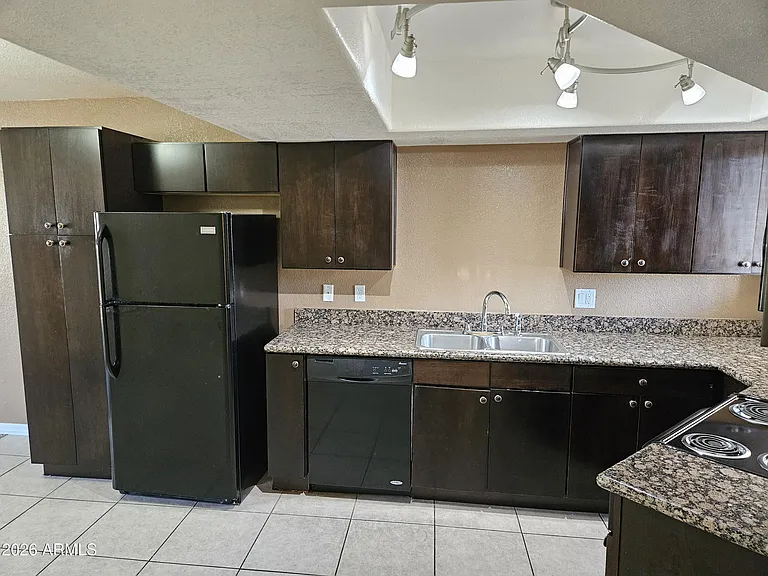 835 N Granite Reef Rd #6 — Photo 4