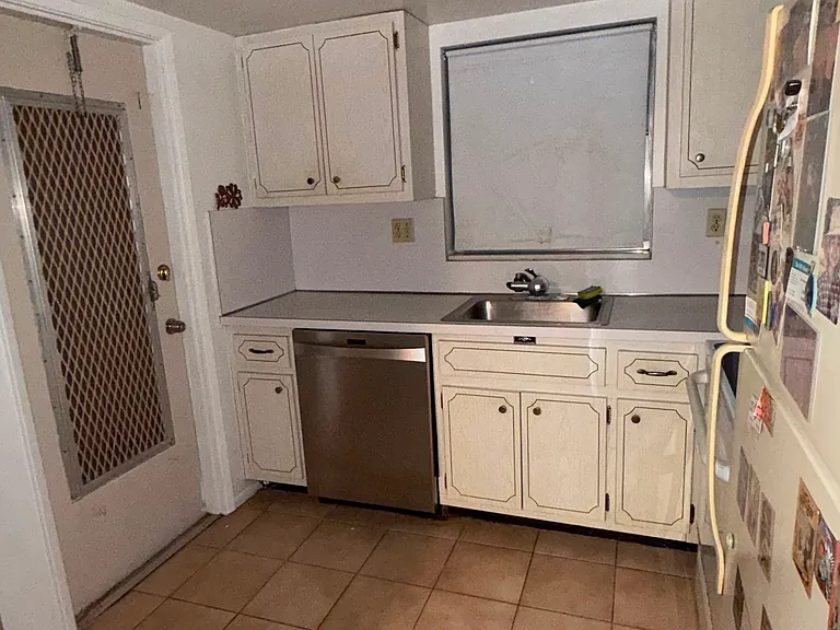 601 Pine Dr #104 — Photo 14
