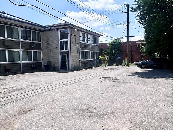 5th image of 19131 Lahser Rd