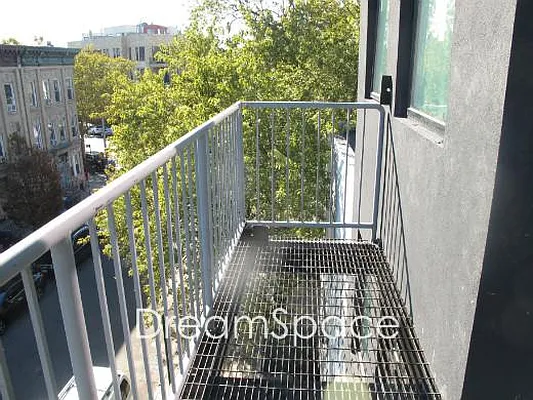 Rented by Dream Space Realty | media 30