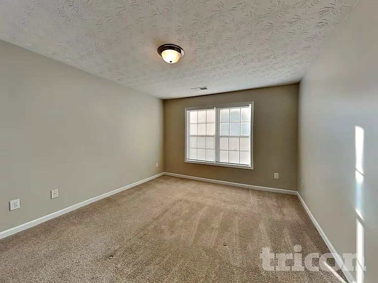 180 Prince Edward Way — Photo 16