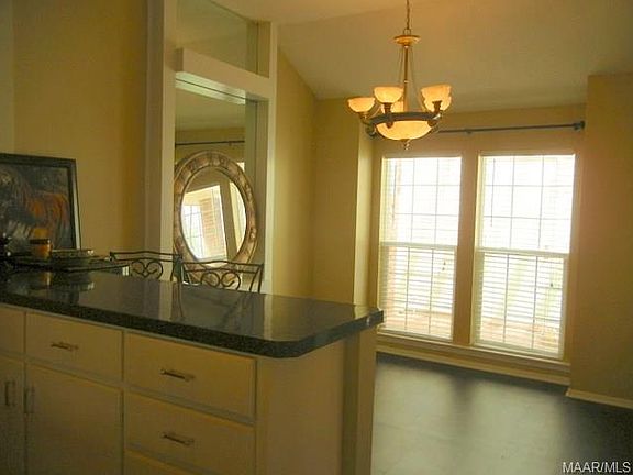 3rd image of 6032 Bolingbrook Dr
