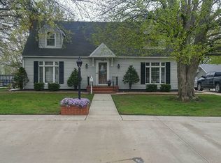 605 E Spruce St, Jerseyville, IL 62052