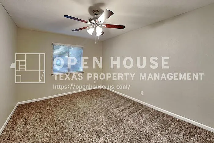 1025 Aspen Ln — Photo 13