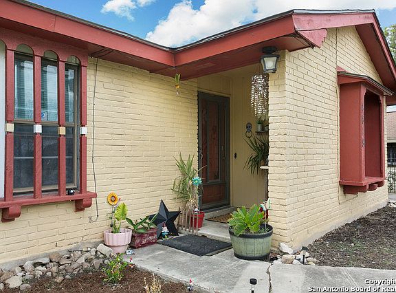 3rd image of 4819 Casa Manana St