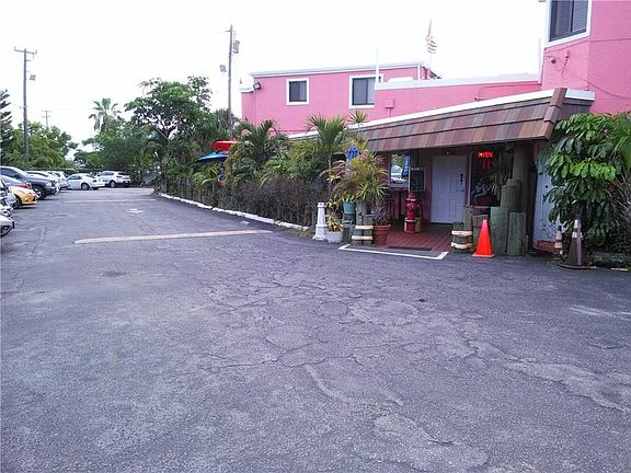 4th image of 500 E Sunrise Boulevard