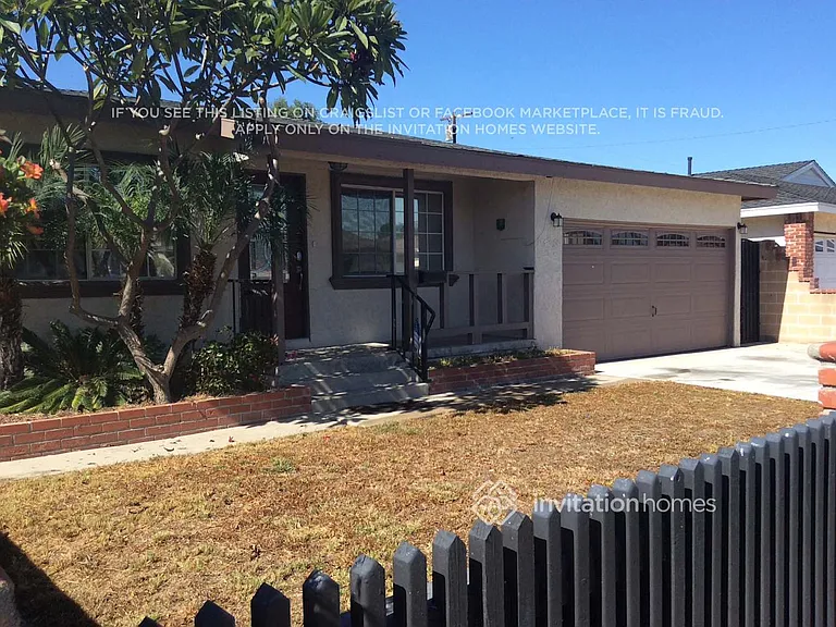21827 Nicolle Ave — Photo 2