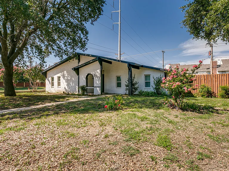 1535 Carnation Dr — Photo 34