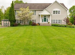 199 Robinson Ln, Wappingers Falls, NY 12590