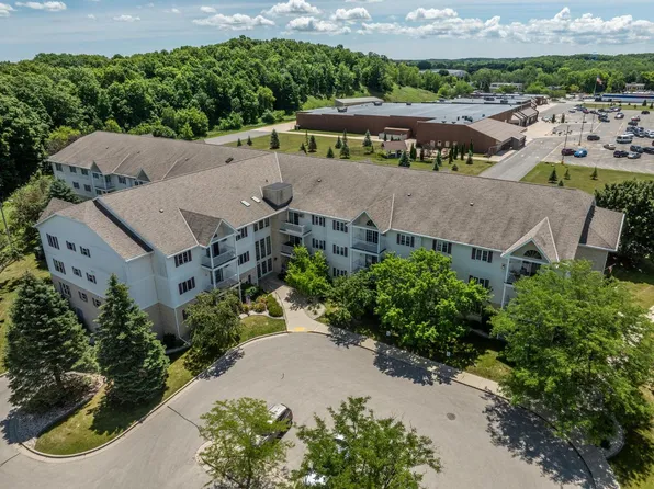 715 Canterberry COURT #209, West Bend, WI 53090