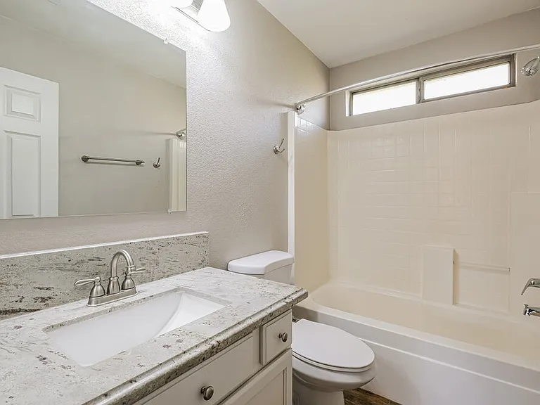 10898 W Alvarado Rd — Photo 12