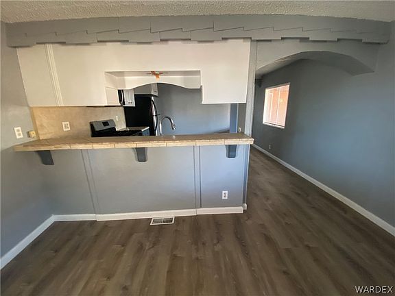 3rd image of 361 Meander Drive