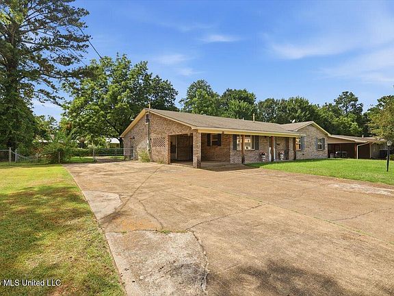 4th image of 433 Pemberton Dr