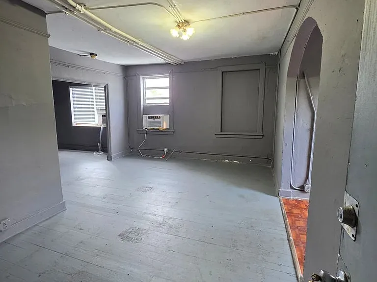 1603 SW 8th St — Photo 4