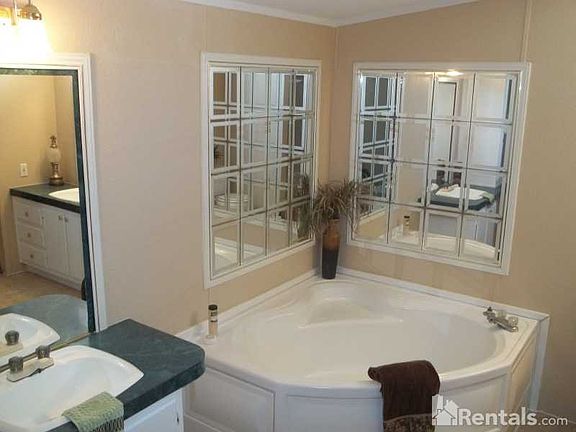3rd image of 1208 Chaparral Dr
