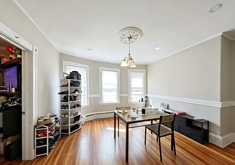 R39 Newport St #1 — Photo 4