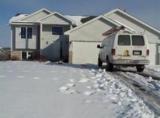 1102 Marsh View Ct, Braham, MN 55006