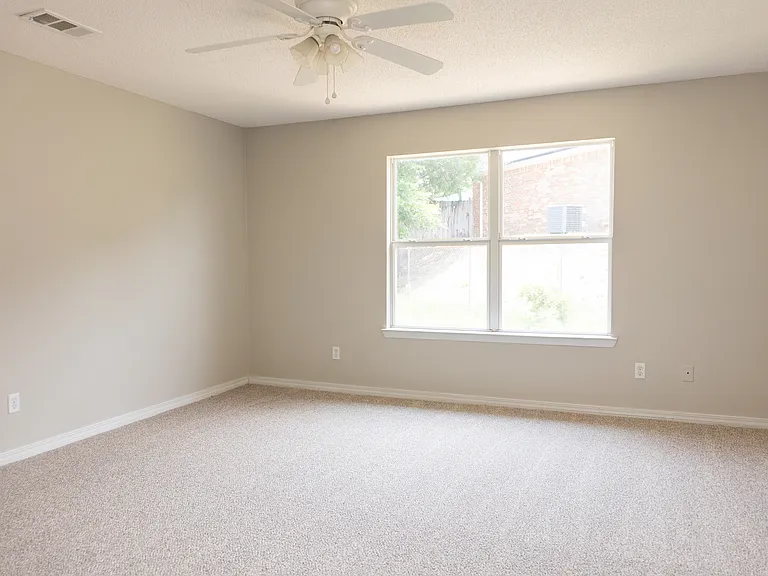 465 Jillian Dr — Photo 13