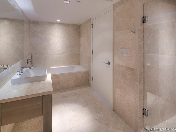 5th image of 102 24th St APT 1214