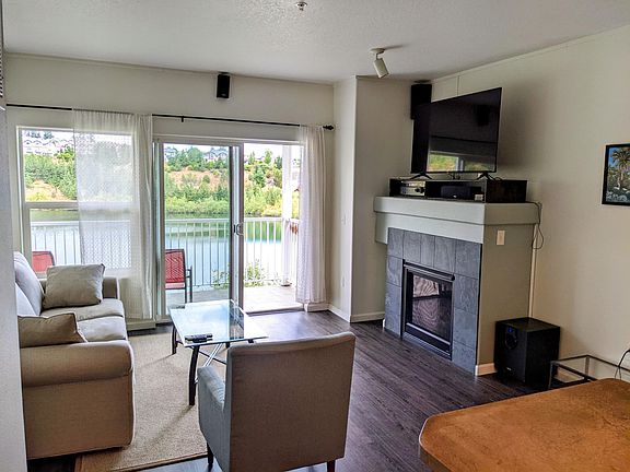 4th image of 15255 SW Mallard Dr Suite 101