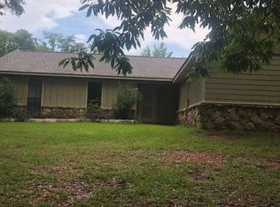 121 Holliman Cir, Columbus, MS 39702