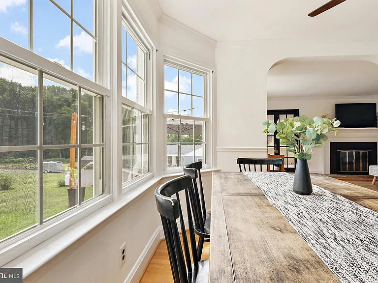 9223 Old Court Rd — Photo 25