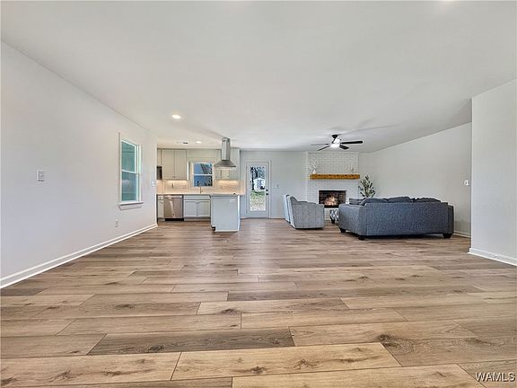 3rd image of 13578 Apple Ln