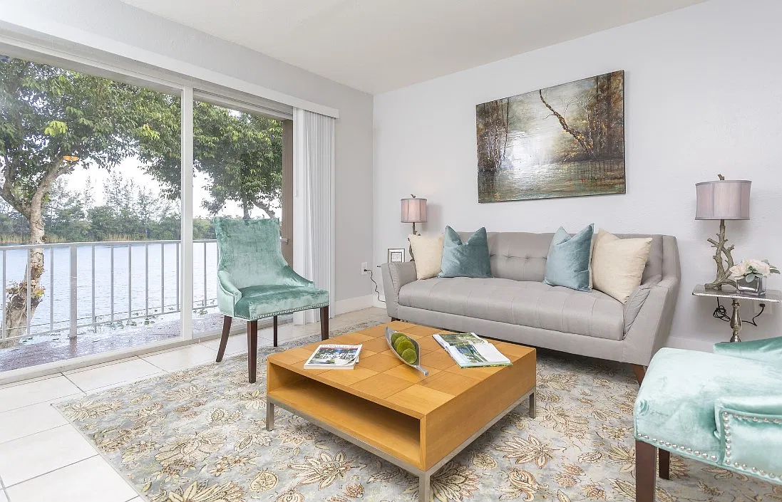 2 bed, 1008 sqft, $2,099 — Photo 3