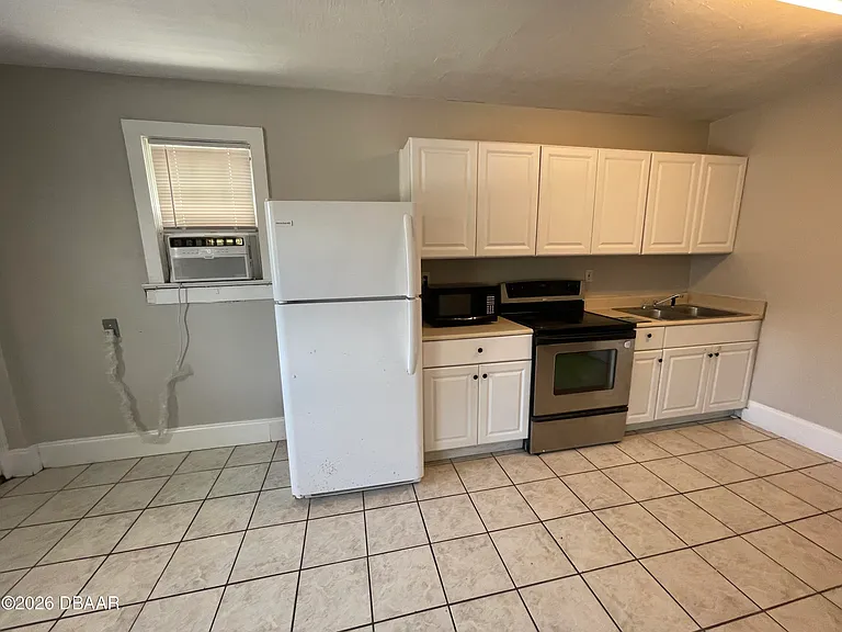 411 N Oleander Ave #3 — Photo 9