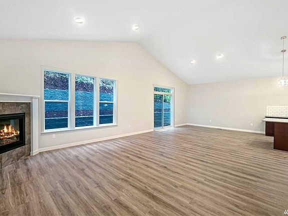 5th image of 19929 90th Avenue Ct E
