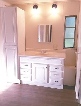 5th image of 1042 Bluebell Dr