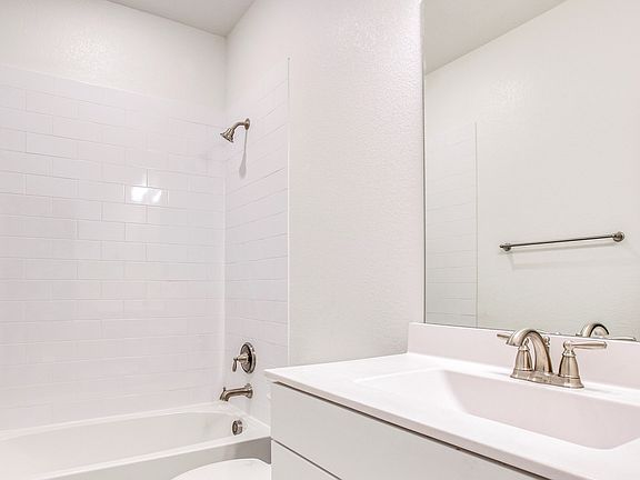 Hall bath 2