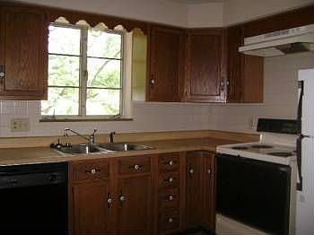 3rd image of 5526 Betty Ln