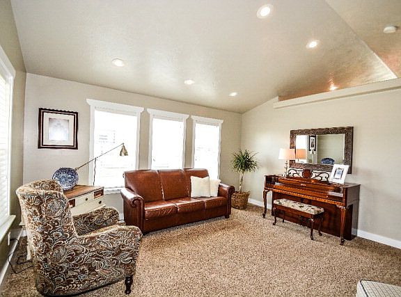 4th image of 602 Bainbridge Ln