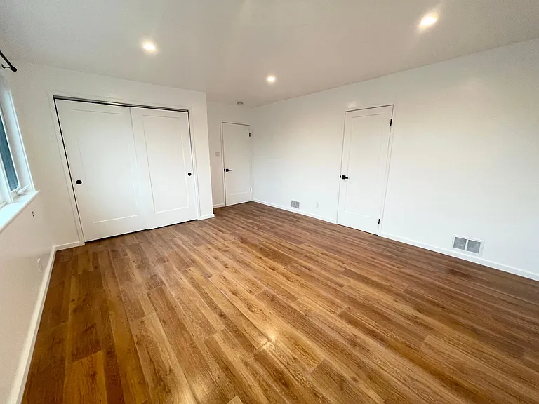 Bedroom 4 (2nd Primary)