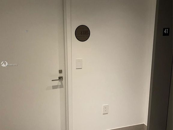 4th image of 650 NE 32nd St Unit 4305
