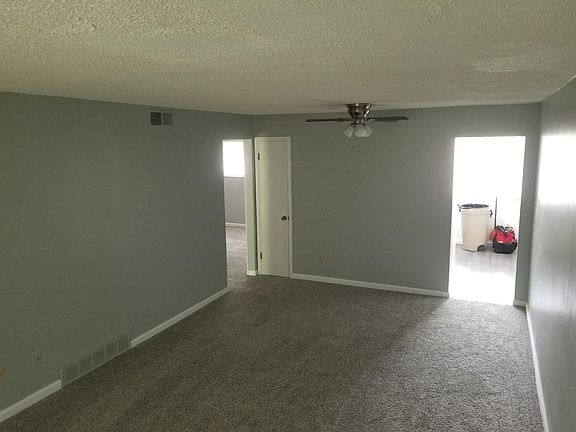 4th image of 10115 Chaucer Ave APT 4