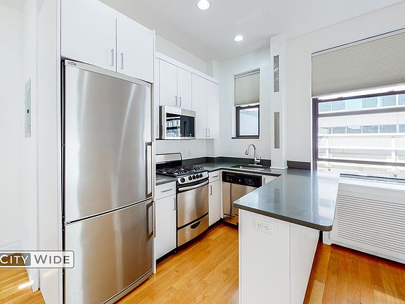 5th image of 140 E 46th St #Penthouse E