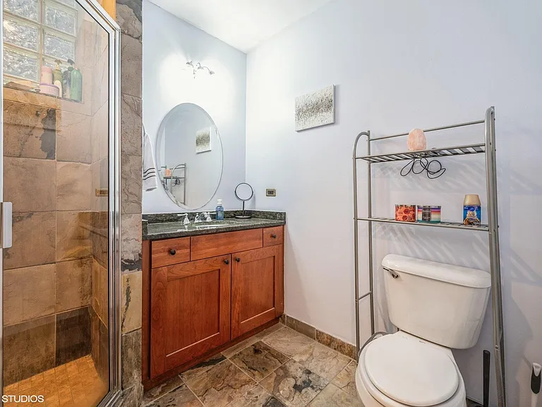 413 N Noble St #G — Photo 9