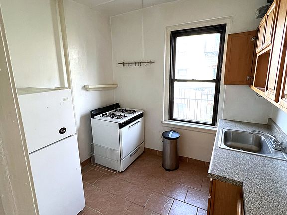 2nd image of 21-78 35th St APT 4B
