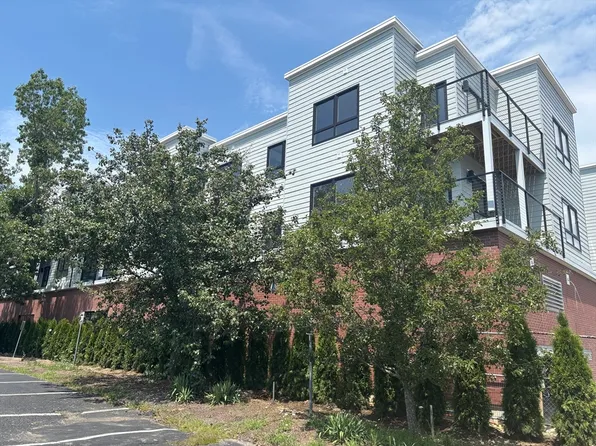 1391 Main St, Walpole, MA