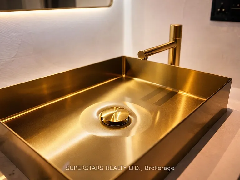 10 York St #4208 — Photo 18
