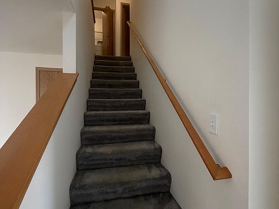 5th image of 2728 99th Ave NE Unit A