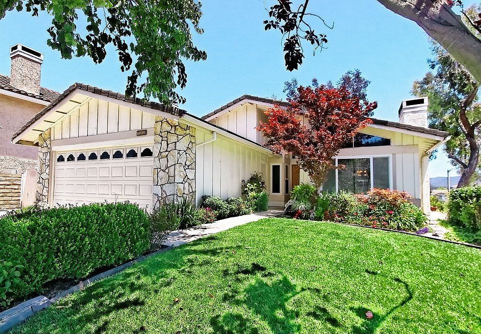 1st image of 732 Calle Las Colinas