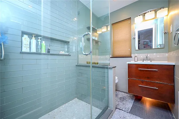 Sold by Remax Edge | media 21