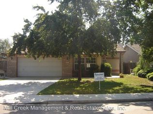 1228 S Peppertree Ct, Visalia, CA 93277